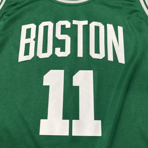 Boston Celtics Kyrie Irving jersey - Picture 3 of 4